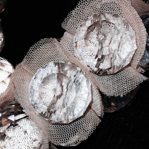 OVERSIZED SOFT PINK TULLE & ACRYLIC BEAD CHUNKY NECKLACE AND CHOKER - Picture 2 of 4